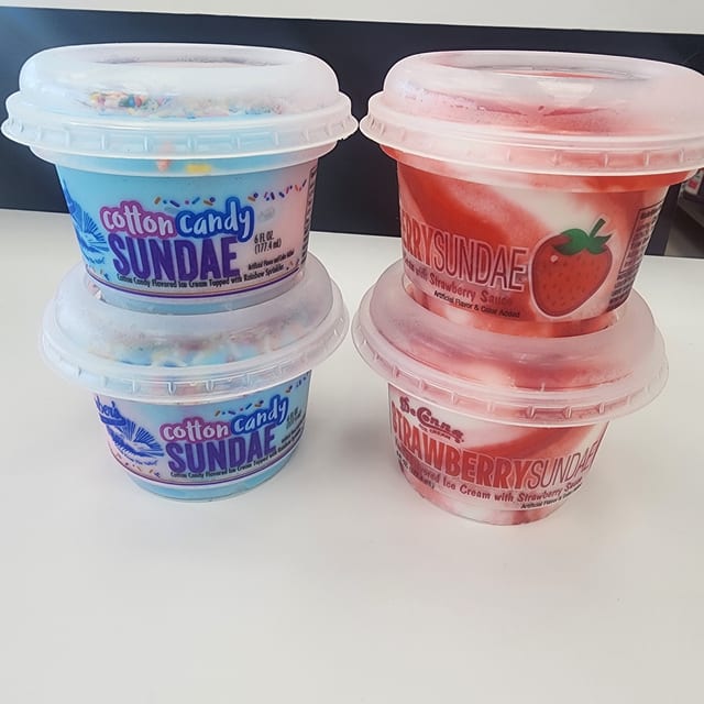 ICE CREAM SUNDAY Strawberry & cotton Candy.