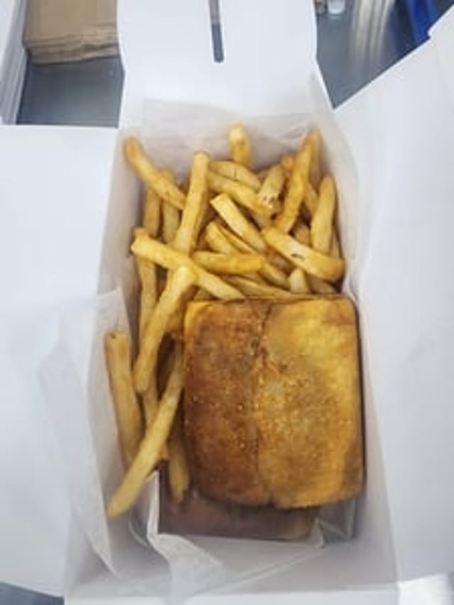 1 Pizza Puff with Fries.